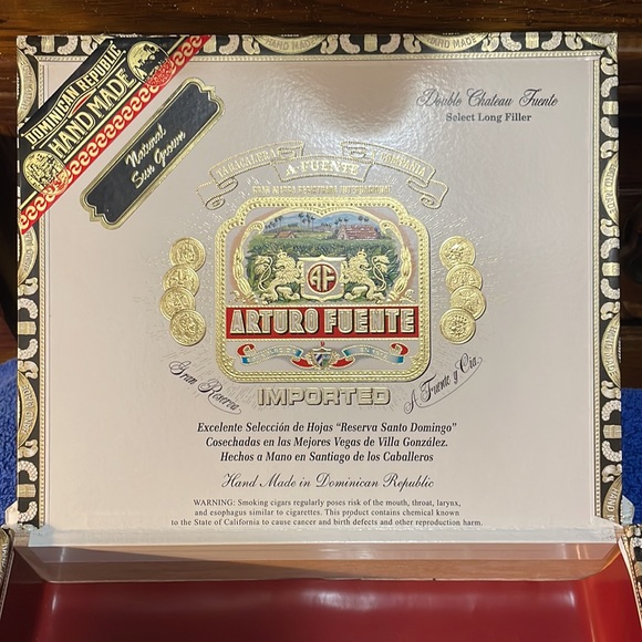 One Empty Arturo Fuente Cigar Box - Picture 1 of 5